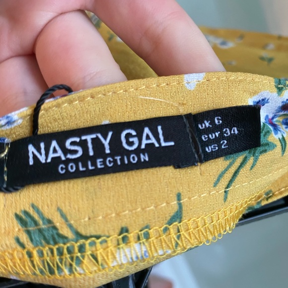 Nasty Gal yellow floral mini skirt - Picture 6 of 7